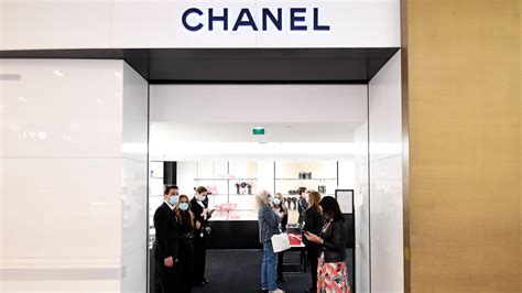 Pourquoi Chanel a augmenté le prix d'un sac de près de 2000